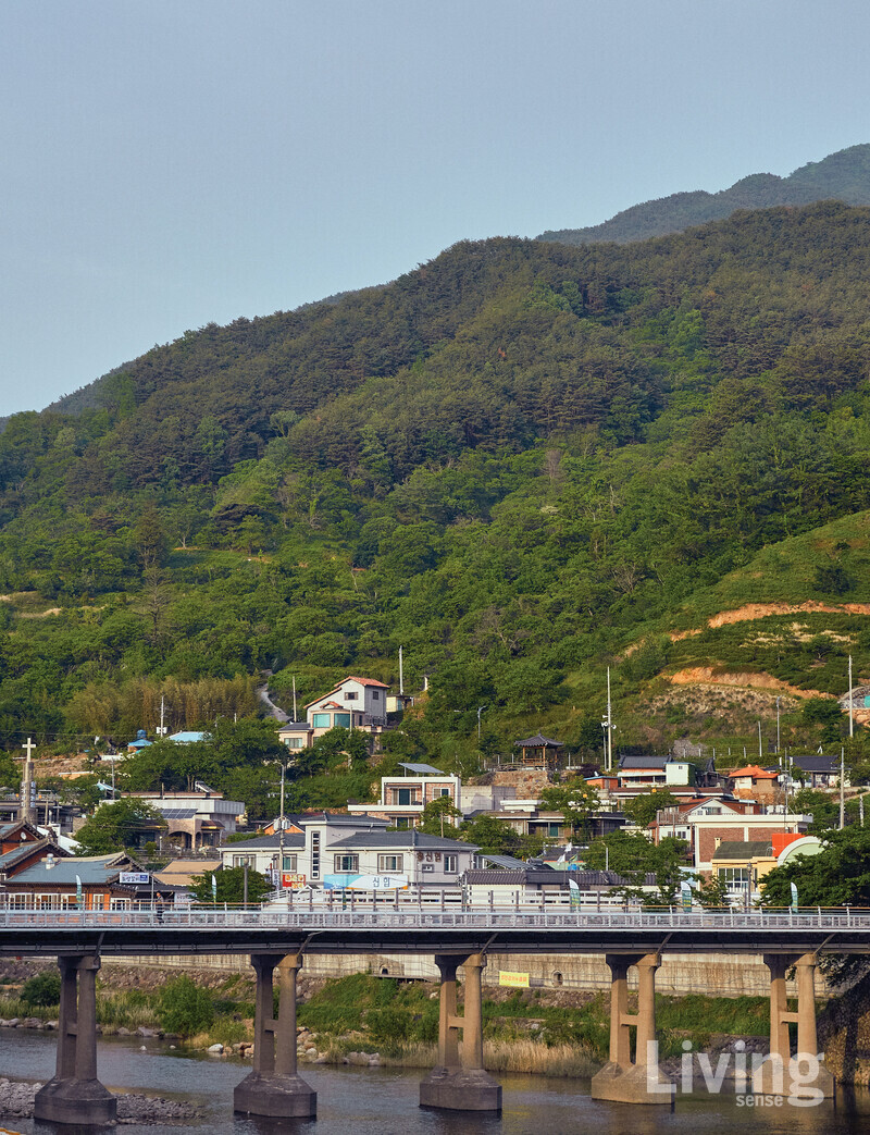 산에 안긴 도시, 하동 [작은 도시 여행법]