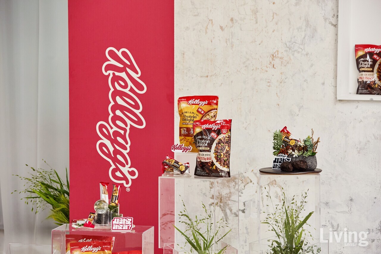 켈로그가 최근 출시한 ‘카라멜&피칸 프로틴 딜라이트’와 ‘다크 초코 프로틴 딜라이트’.