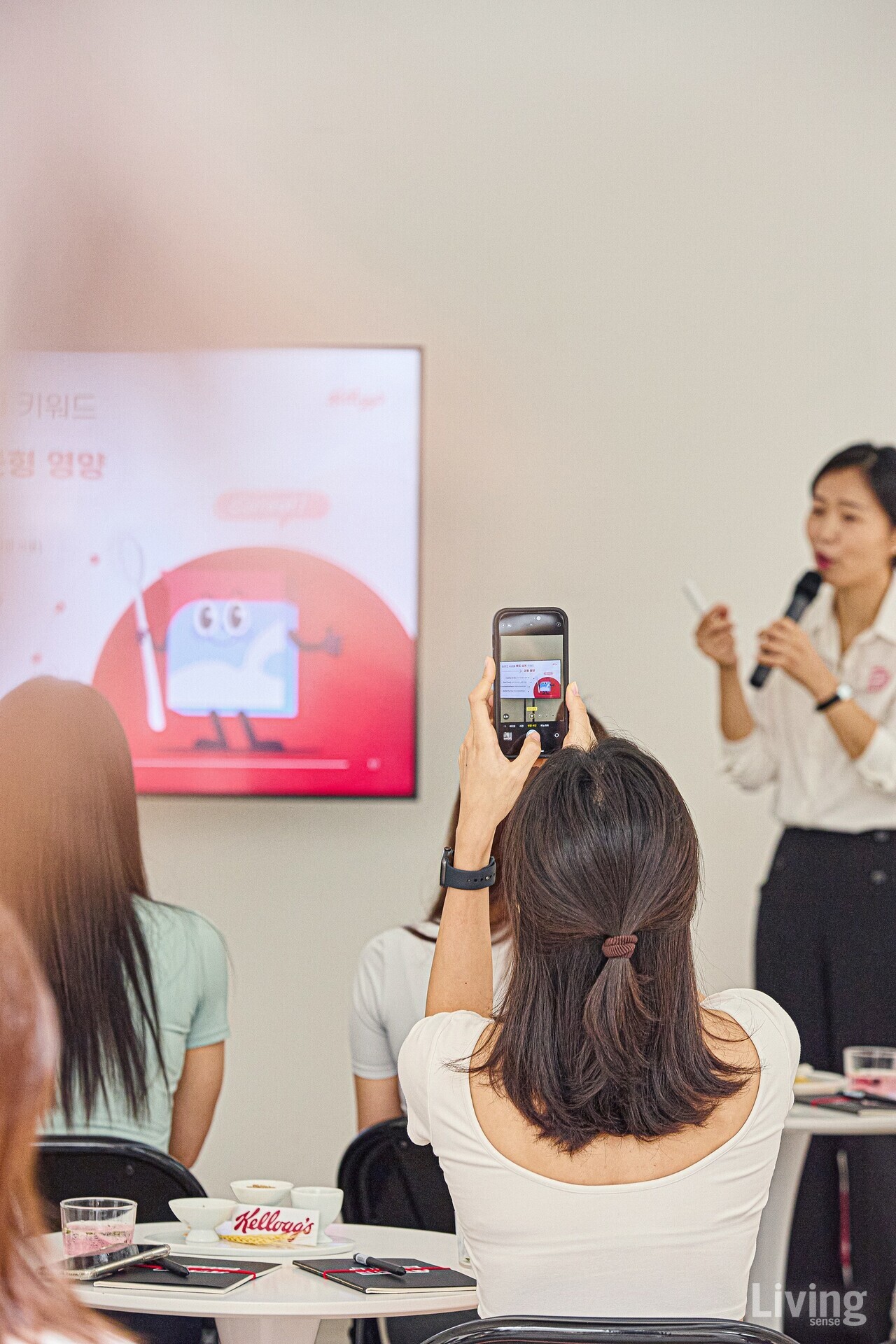 켈로그 R&D 뉴트리션 김용신 이사의 강의로 시작한 클래스. 균형 잡힌 식단의 중요성과 켈로그 시리얼의 과학적 영양 설계에 대해 설명했다.