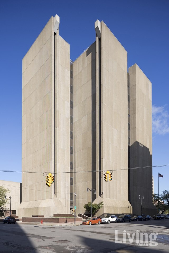 ​Kenyatta International Convention Centre, Nairobi, by Karl Henrik Nøstvik architect, entrance. 칸 앤 제이콥스와 제임스 A. 존슨이 공동 설계한 버팔로 시티 법원 청사. 완공한 지 50년이 지났으나 여전히 그 아름다움은 빛바래지 않았다.Buffalo City Court Building, 1971-74, Pfohl, Roberts and Biggi.  나이로비의 케냐타 국제 컨벤션 센터 입구 전경. 칼 헨리크 뇌스트비크의 작품이다.