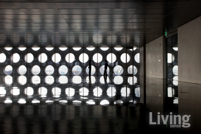 김인철 건축가는 서대문구 김옥길기념관을 비롯해 어반하이브, 페르소나, 바우지움 조각미술관 같은 한국 건축사에서 기념비적인 건물을 설계하였다.