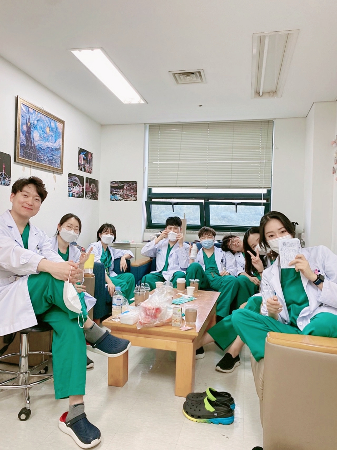 커피를 배우고, 요리하고, 와인 공부를 할 수 있었던 배경에는 의대가 있었다고.