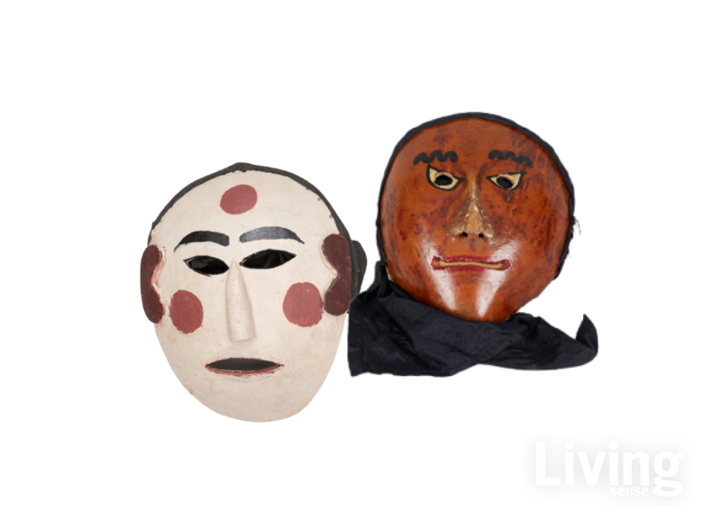통영오광대 가면 중 작은 어미탈 과 무동탈 ⓒ국립중앙박물관