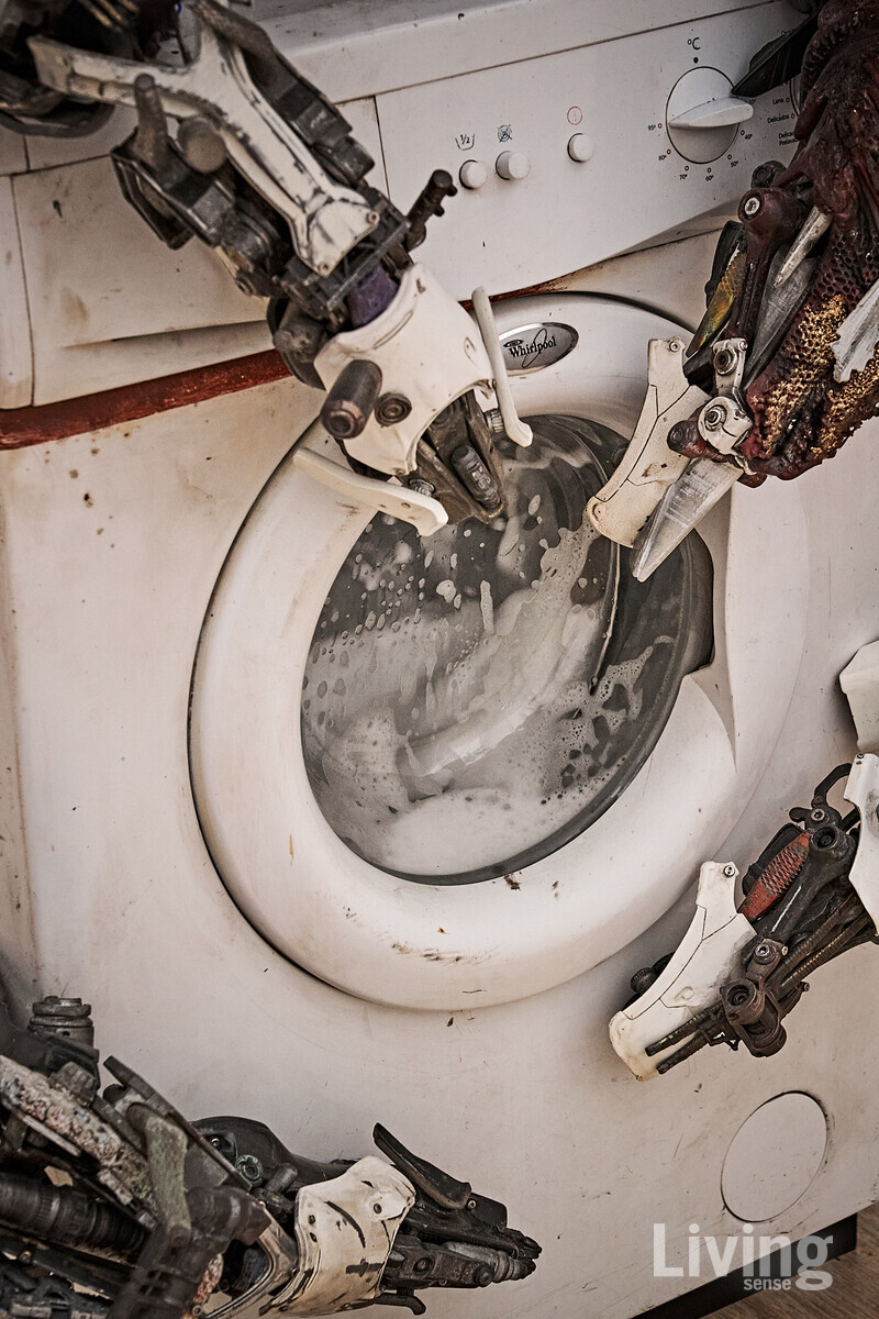 2 아드리안 비야르 로하스, ‘상상의 종말 VI’, 2024, 482×420×260cm, 사진: Jörg Baumann