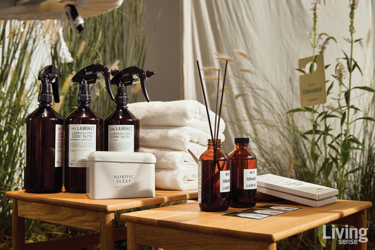 고수 씨앗에서 유래한 라부르켓의 코리앤더 향으로 가득한 런드리 룸.