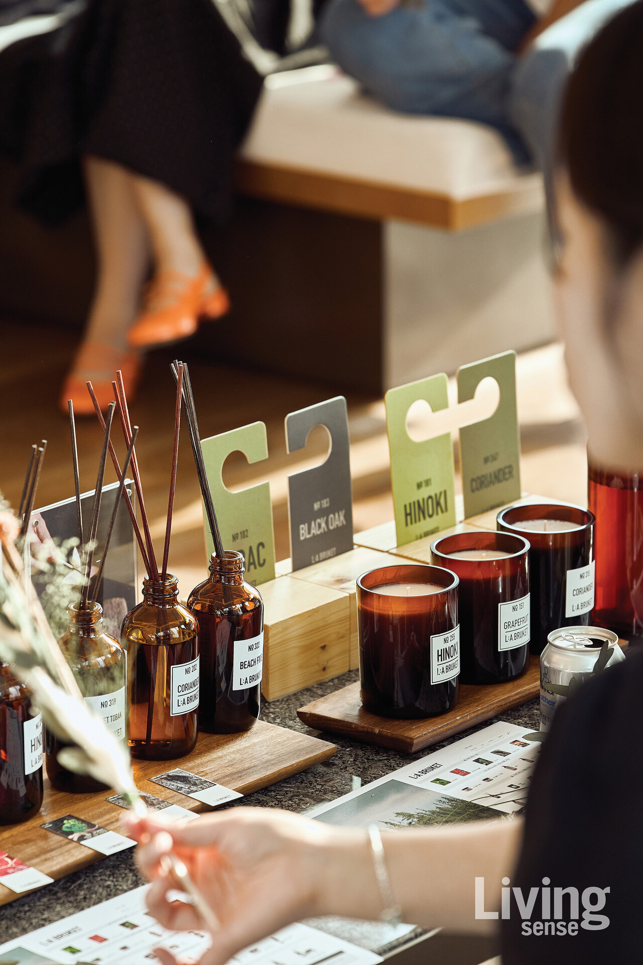 라부르켓의 뷰티 클래스를 듣는 관람객.