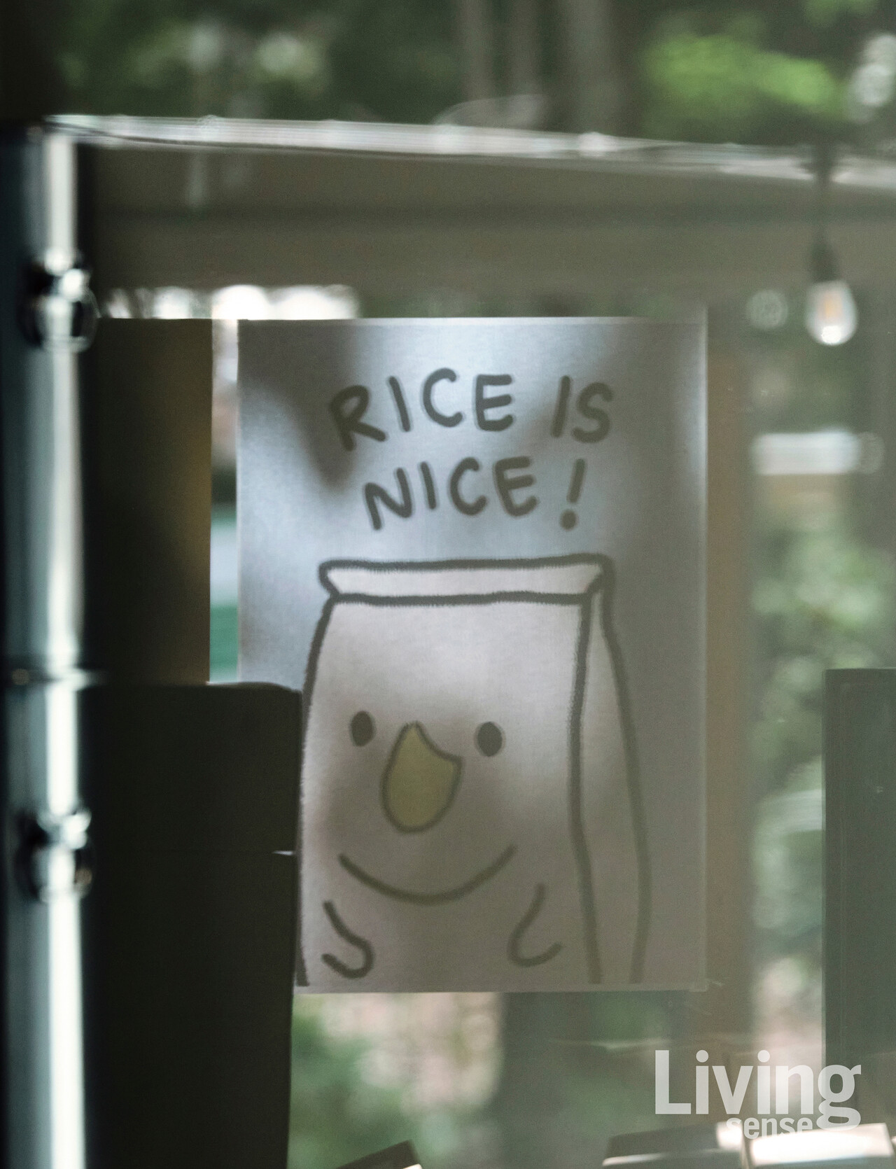 박혜찬 이사가 직접 그린 로고. 타포린 백, 스티커 등 다양한 굿즈에도 사용된다.