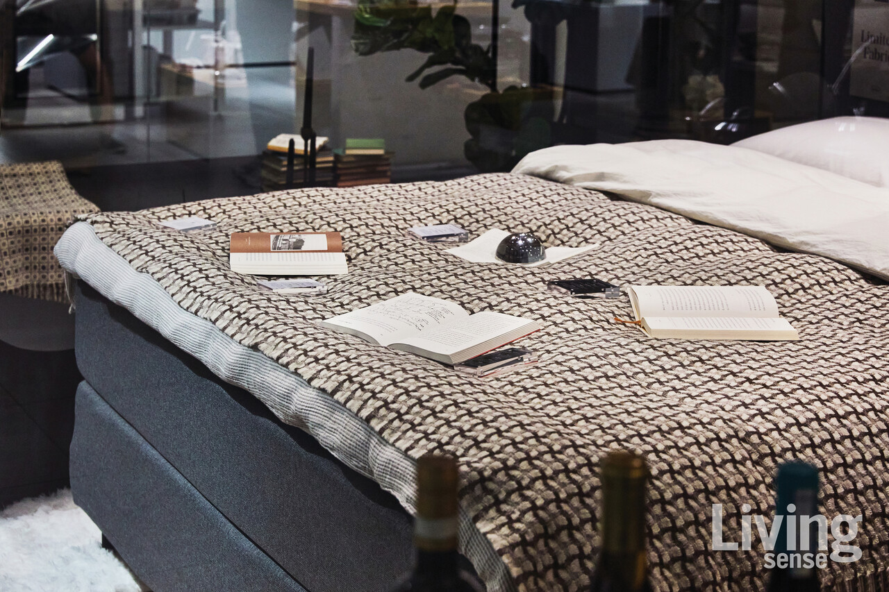 텍스트 힙을 이끄는 4인의 추천 도서가 독서의 결을 더한다.