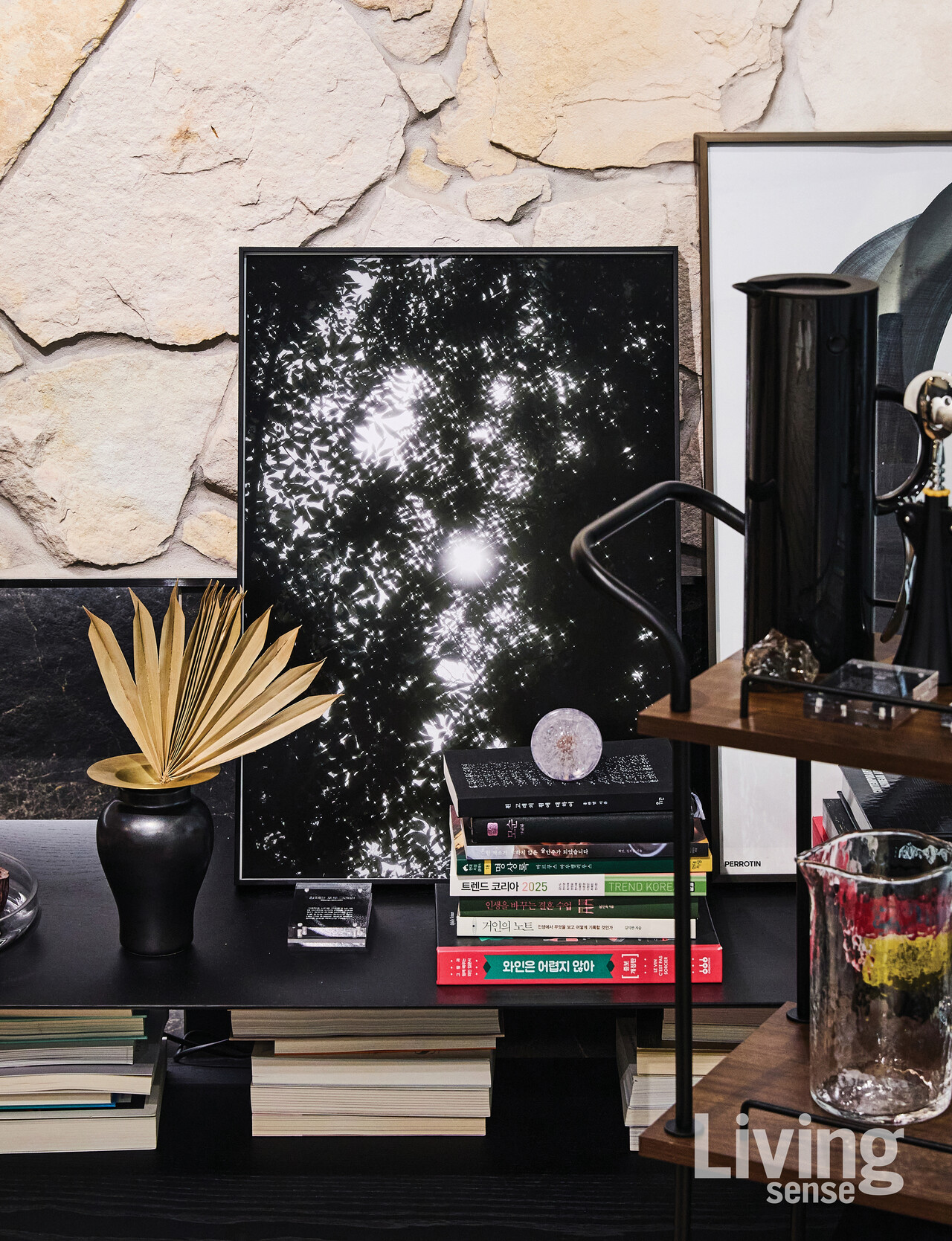 그래픽과 사진을 넘나드는 장재민 포토그래퍼의 작품.