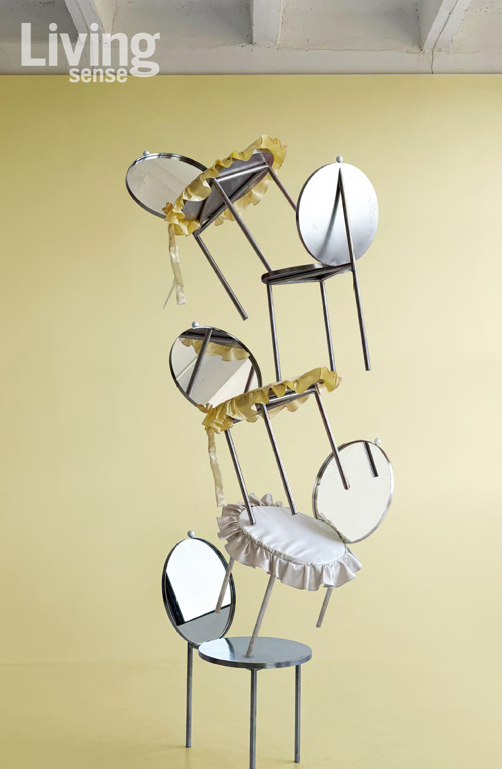 ©Katie Kutuzova​​​​​​​스튜디오 슈의 ‘여성의 의자’.